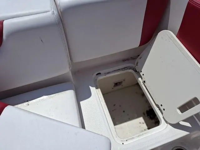 Slide: The Image of Chaparral 21 H2O Sport 2018 - 10