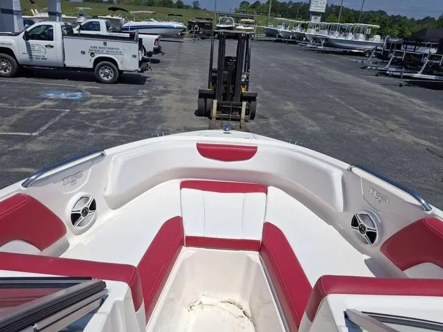 Slide: The Image of Chaparral 21 H2O Sport 2018 - 3