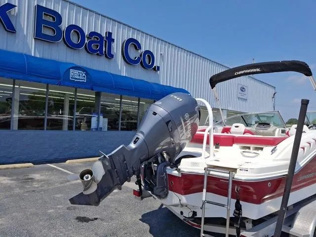 Slide: The Image of Chaparral 21 H2O Sport 2018 - 13