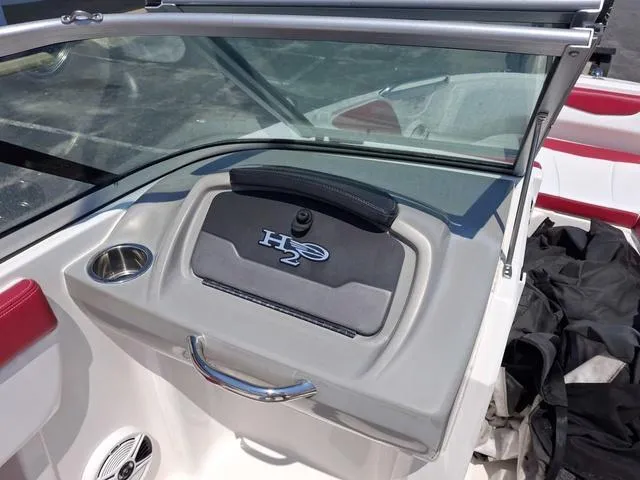 Slide: The Image of Chaparral 21 H2O Sport 2018 - 6