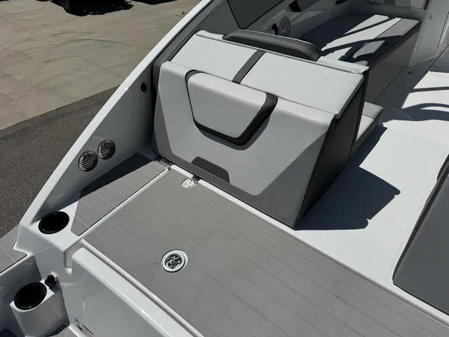 Slide: The Image of Yamaha AR220 2025 - 10