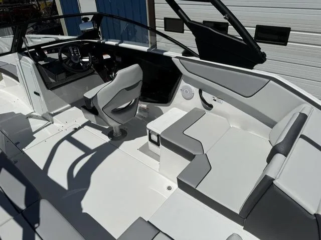 Slide: The Image of Yamaha AR220 2025 - 14