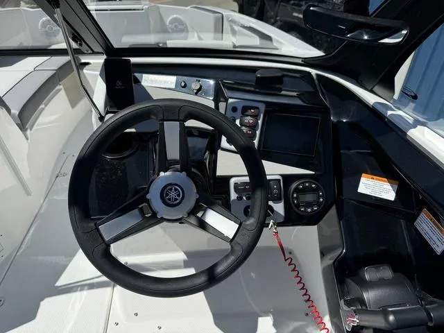 Slide: The Image of Yamaha AR220 2025 - 17