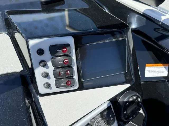 Slide: The Image of Yamaha AR220 2025 - 19