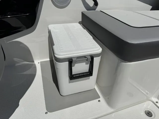 Slide: The Image of Yamaha AR220 2025 - 23