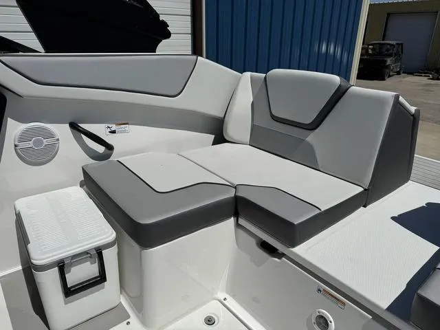 Slide: The Image of Yamaha AR220 2025 - 24