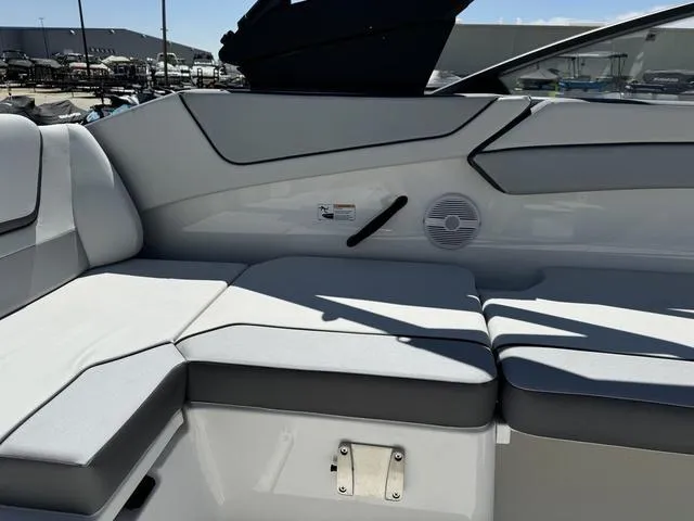 Slide: The Image of Yamaha AR220 2025 - 27