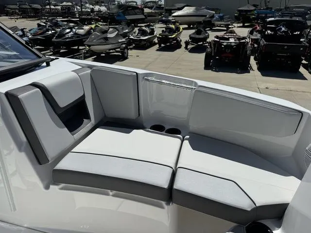 Slide: The Image of Yamaha AR220 2025 - 33