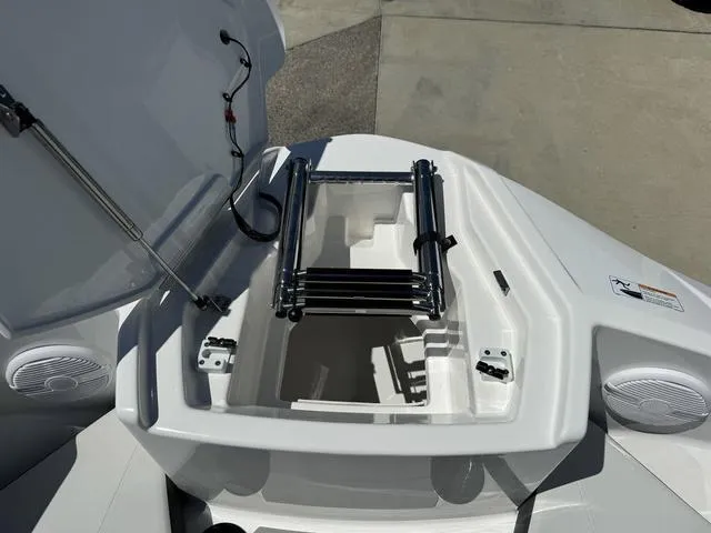 Slide: The Image of Yamaha AR220 2025 - 37