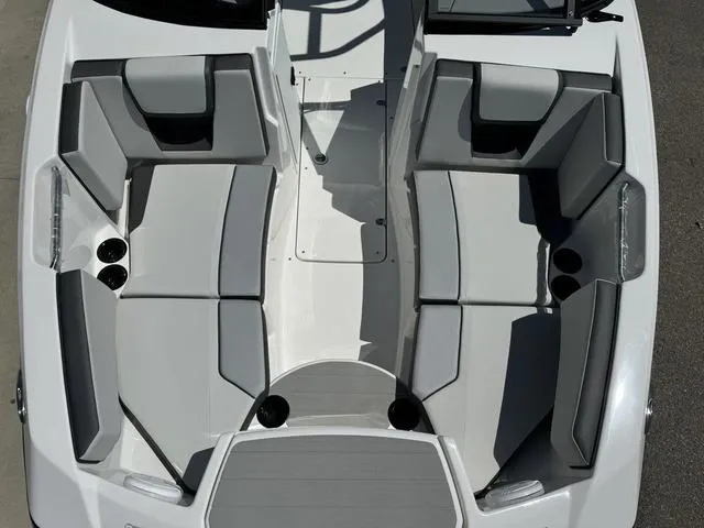 Slide: The Image of Yamaha AR220 2025 - 39