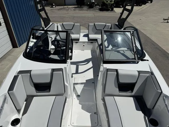 Slide: The Image of Yamaha AR220 2025 - 41