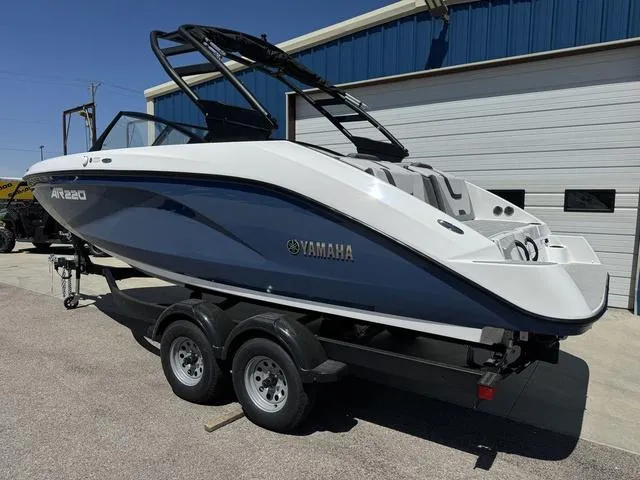 Slide: The Image of Yamaha AR220 2025 - 8