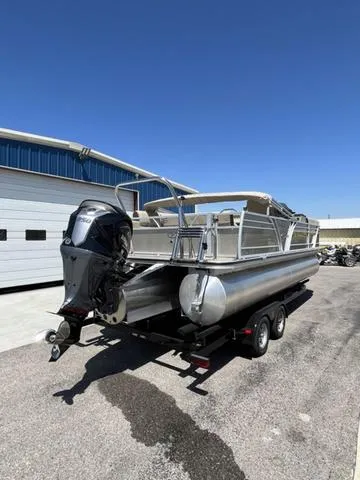 Slide: The Image of Veranda VP22VLB Luxury Tri-Toon 250hp SHO 2023 - 7