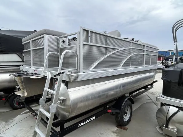 Slide: The Image of Bennington 16 SL 2023 - 3