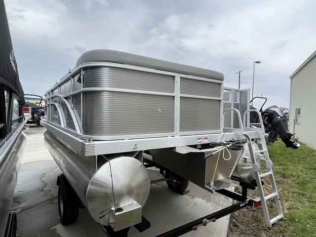 Slide: The Image of Bennington 16 SL 2023 - 5