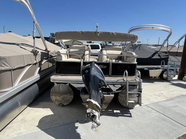 Slide: The Image of Silver Wave 230 Play DCA 2011 - 5