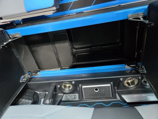 Slide: The Image of Malibu Wakesetter 23 LSV 2025 - 18