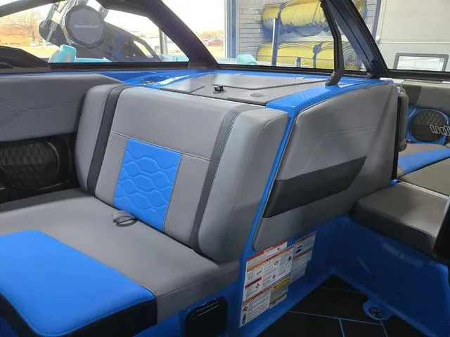 Slide: The Image of Malibu Wakesetter 23 LSV 2025 - 20