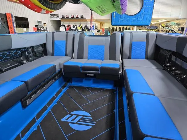 Slide: The Image of Malibu Wakesetter 23 LSV 2025 - 21