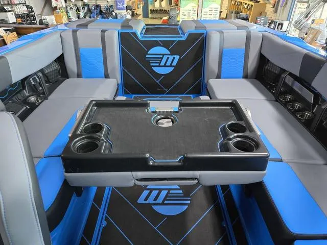 Slide: The Image of Malibu Wakesetter 23 LSV 2025 - 23