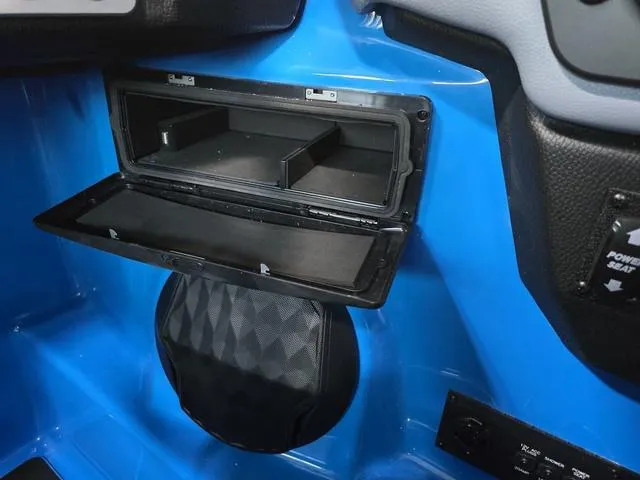 Slide: The Image of Malibu Wakesetter 23 LSV 2025 - 29