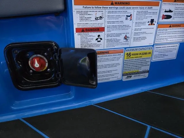 Slide: The Image of Malibu Wakesetter 23 LSV 2025 - 31