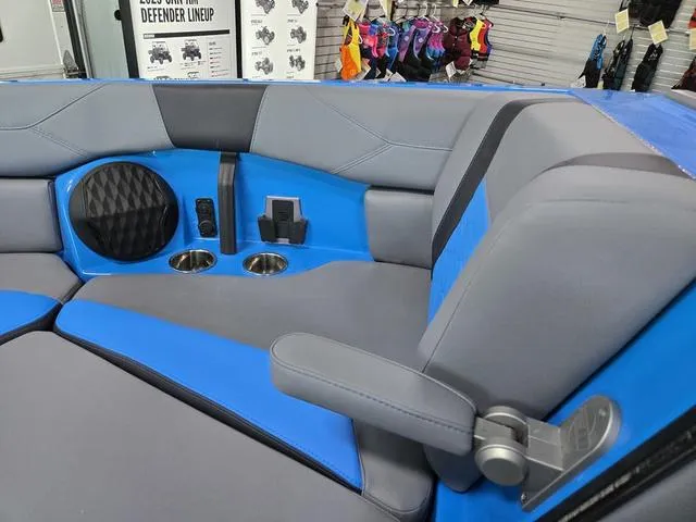 Slide: The Image of Malibu Wakesetter 23 LSV 2025 - 35