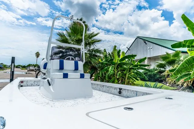 Slide: The Image of Majek 226 Illusion 2025 - 8