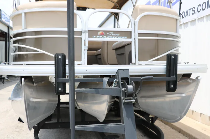 Slide: The Image of 2020 Sun Tracker SportFish 22 XP3 pontoon boat on trailer, rear view. - 8