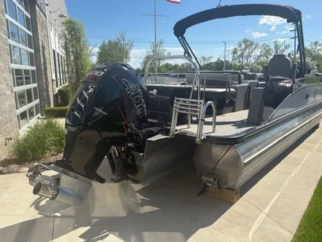 Slide: The Image of Tahoe Cascade Versatile Rear Bench 25 FT 2022 - 3