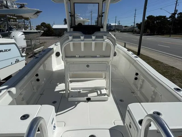 Slide: The Image of World Cat 235 TE (Tournament Edition) 2025 - 7