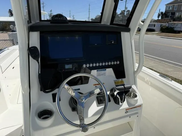 Slide: The Image of World Cat 235 TE (Tournament Edition) 2025 - 8