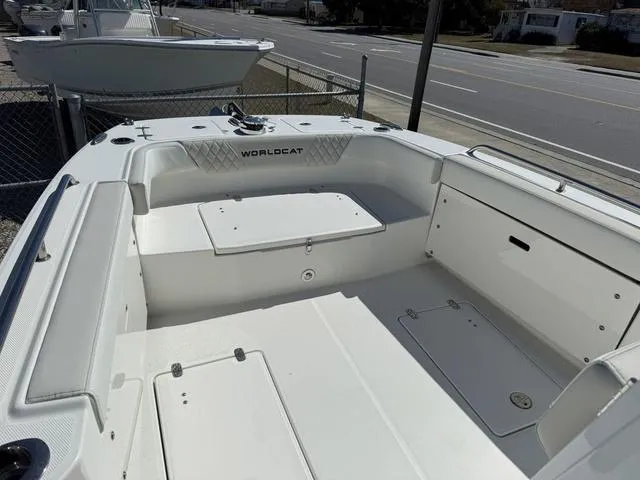 Slide: The Image of World Cat 235 TE (Tournament Edition) 2025 - 9