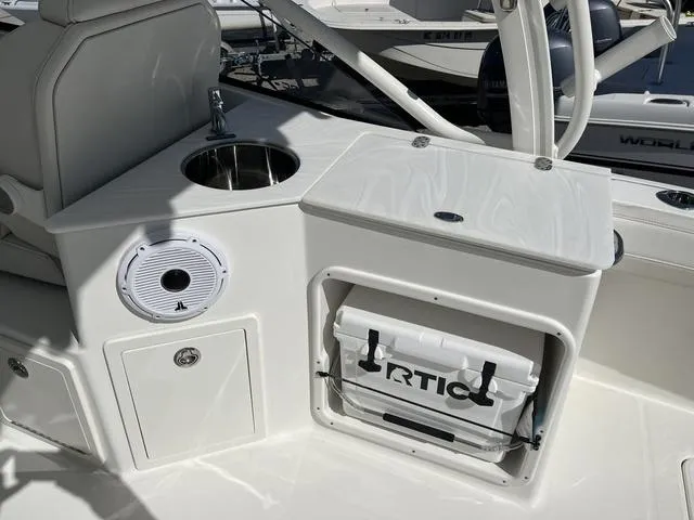 Slide: The Image of World Cat 280 DC-X 2025 - 9