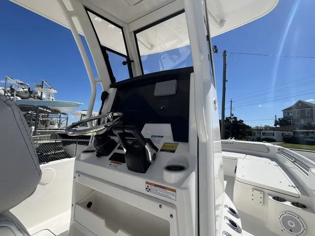 Slide: The Image of World Cat 235CC 2024 - 7