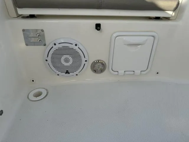 Slide: The Image of World Cat 235CC 2022 - 13