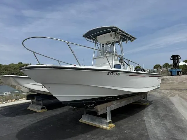 Slide: The Image of Boston Whaler 210 Outrage 1993 - 2