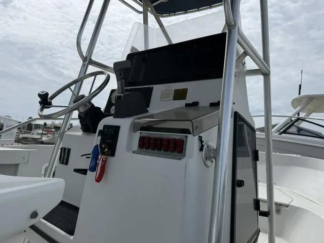 Slide: The Image of Boston Whaler 210 Outrage 1993 - 9