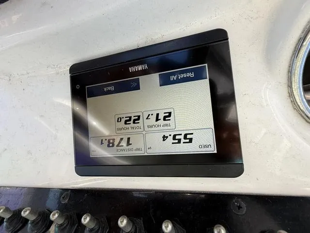 Slide: The Image of Pathfinder 2500 Hybrid 2024 - 14