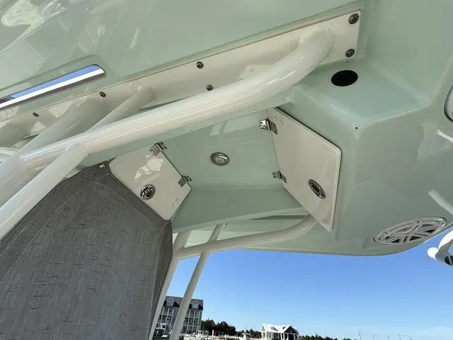 Slide: The Image of Pathfinder 2500 Hybrid 2024 - 16