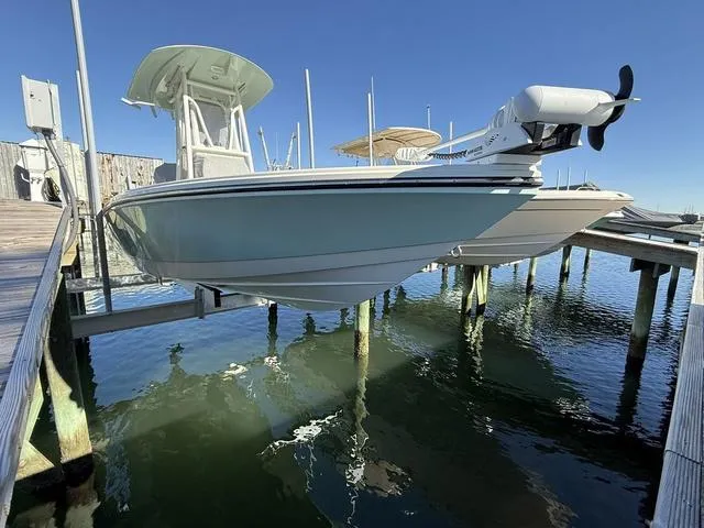 Slide: The Image of Pathfinder 2500 Hybrid 2024 - 2