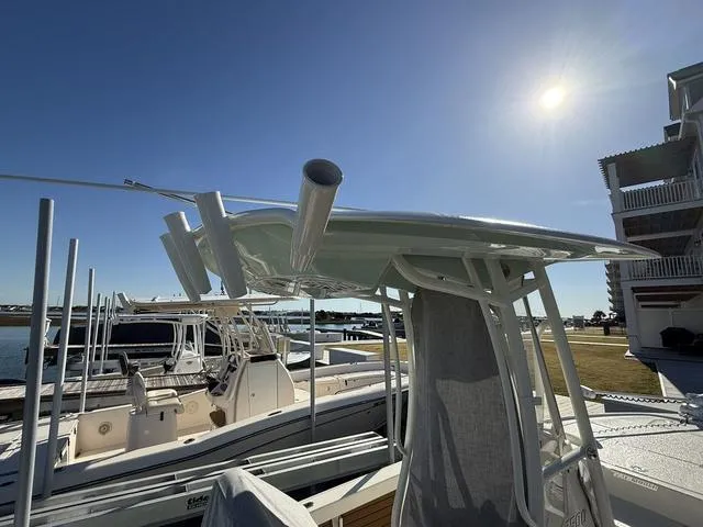 Slide: The Image of Pathfinder 2500 Hybrid 2024 - 8