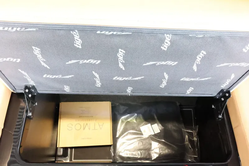 Slide: The Image of Tigé Ultré 25ZX 2025 - 55