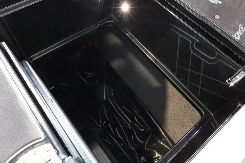 Slide: The Image of Tigé Ultré 25ZX 2025 - 60