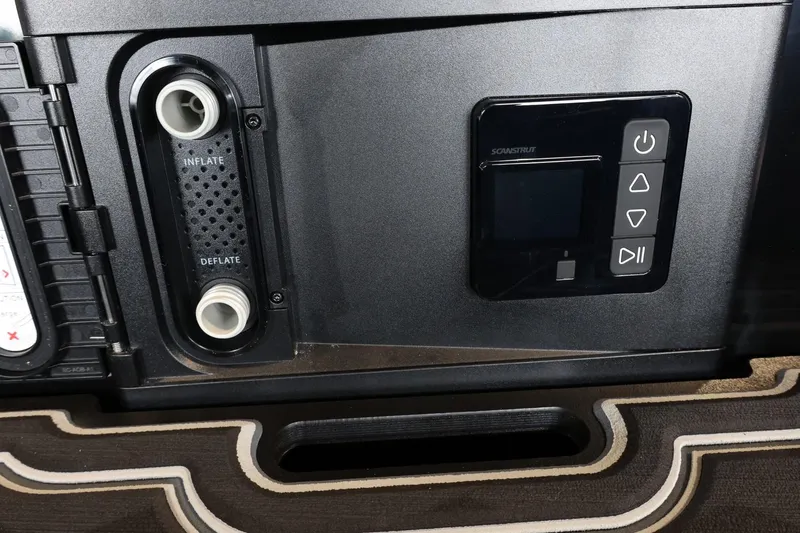 Slide: The Image of Tigé Ultré 25ZX 2025 - 67