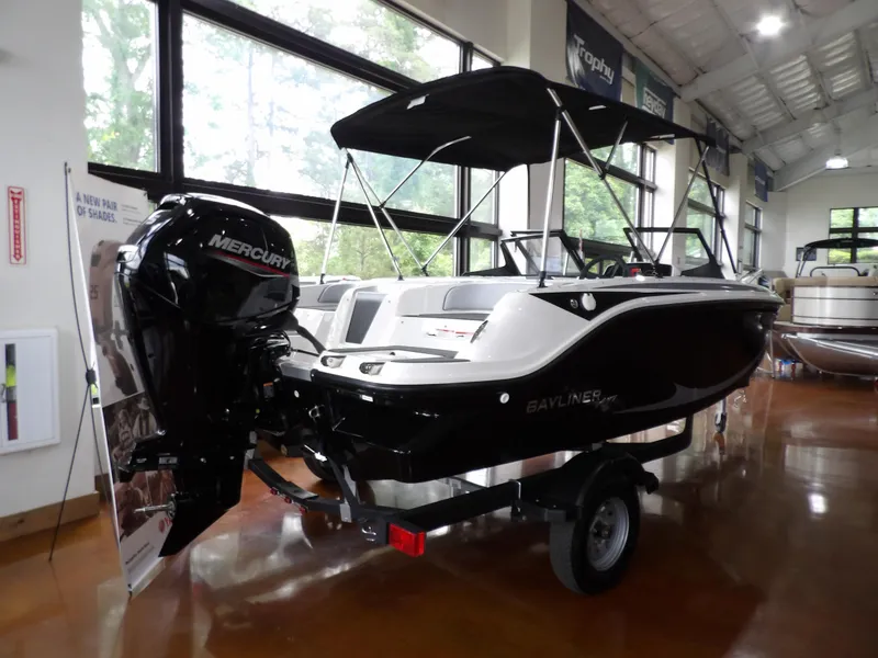 Slide: The Image of Bayliner 170EL 2025 - 4