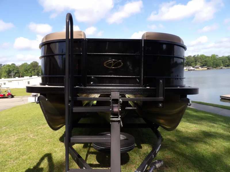 Slide: The Image of Veranda VR22RC 2025 - 13