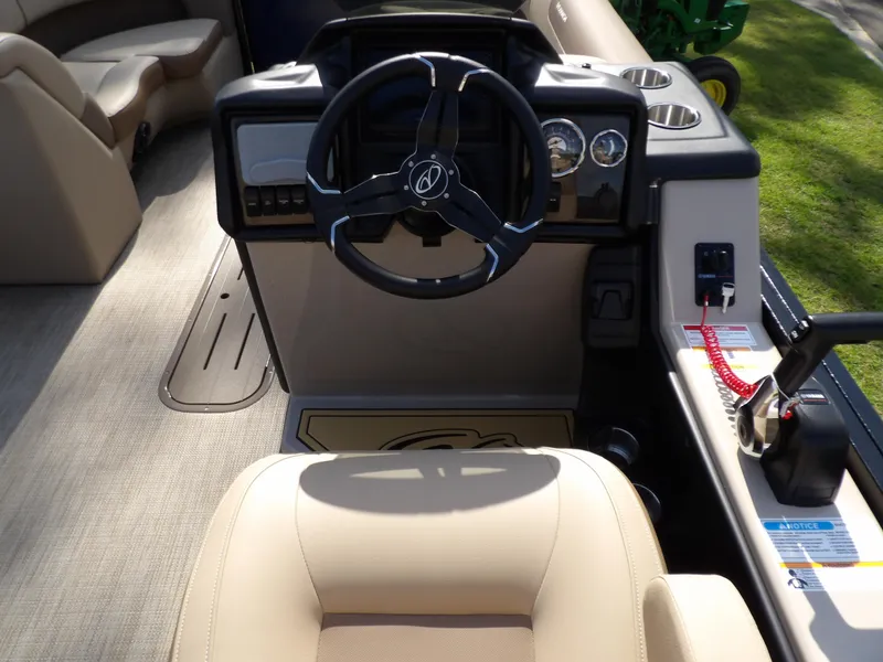 Slide: The Image of Veranda VR22RC 2025 - 15