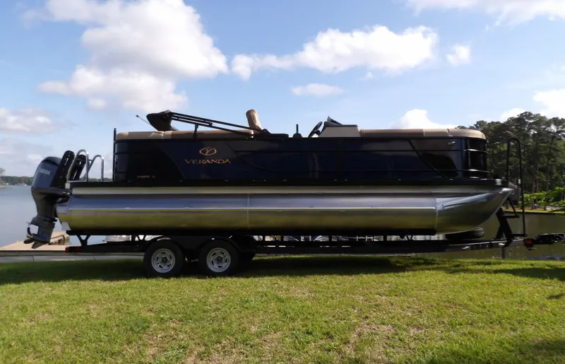 Slide: The Image of Veranda VR22RC 2025 - 3