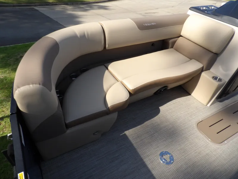 Slide: The Image of Veranda VR22RC 2025 - 8